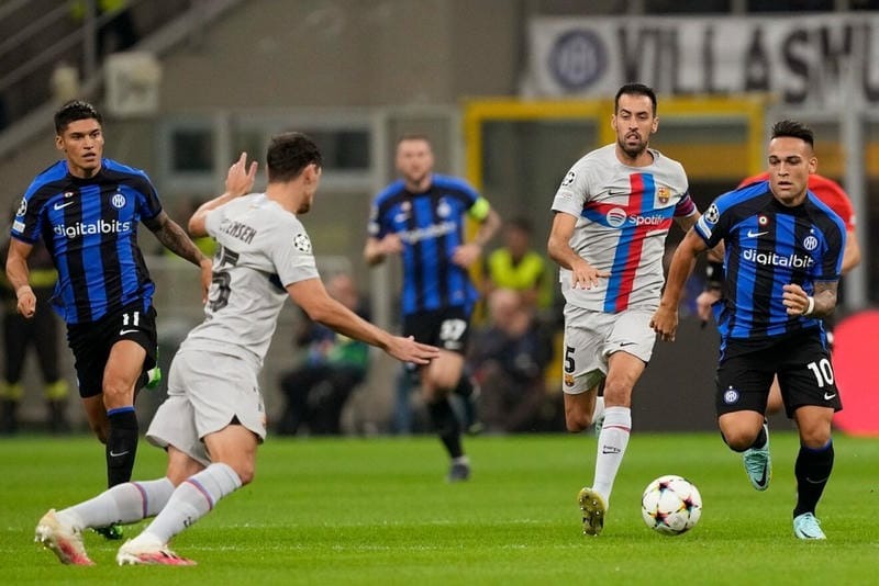 Live football standings showing league tables, club rankings, points, and season statistics across major football competitions.